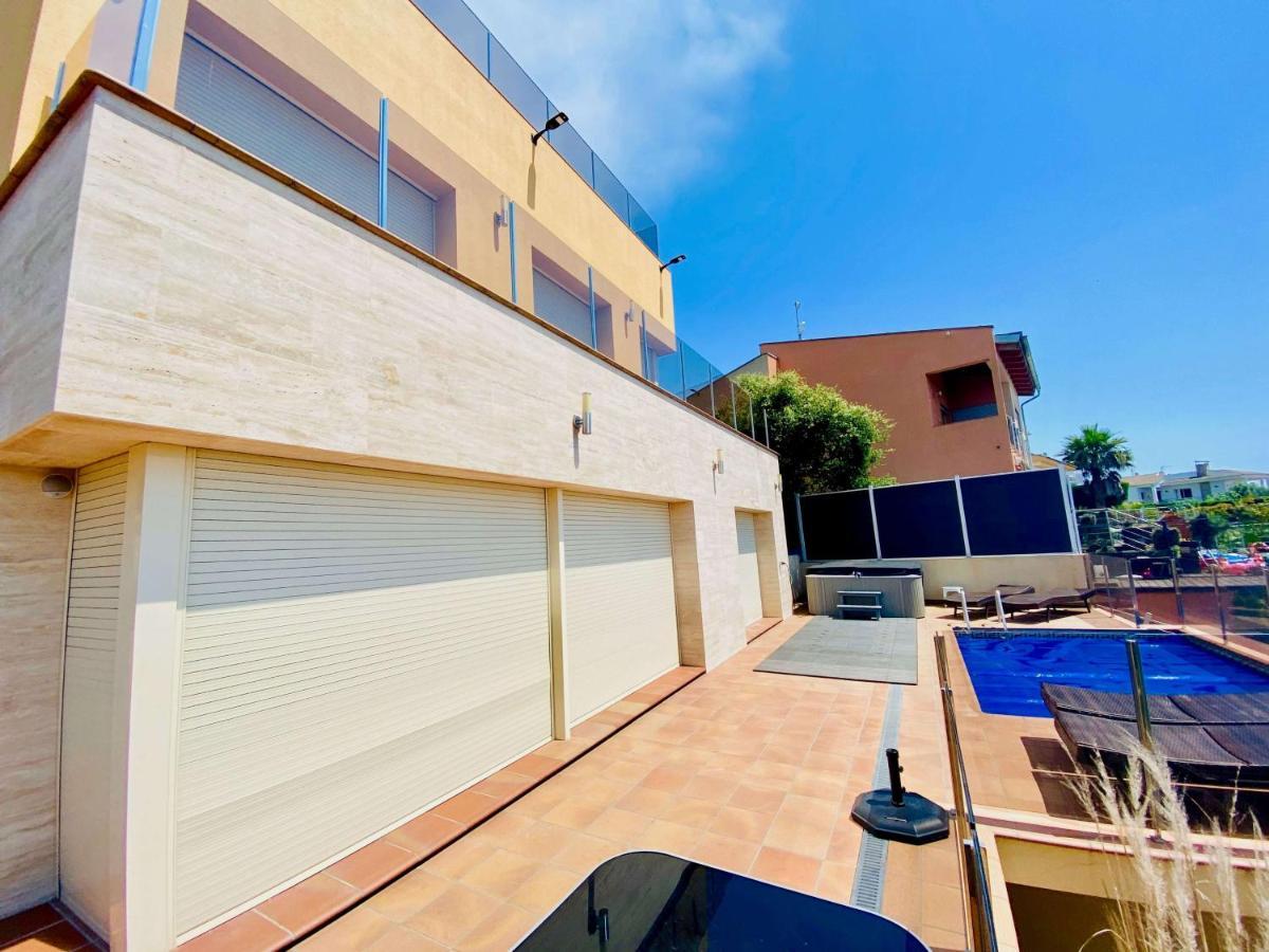 Luxury Villa Investingspain With Sea Views, Pool And Jacuzzi Лорет де Мар Екстериор снимка